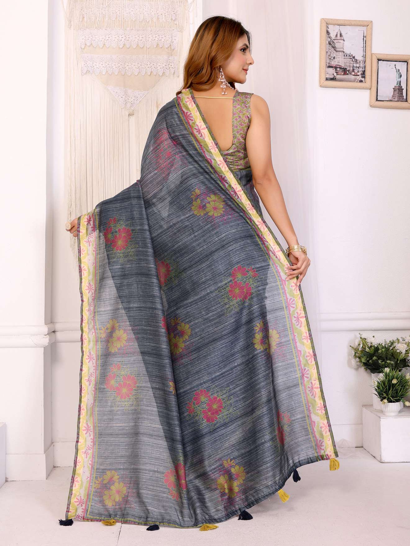 Grey Floral Printed Chanderi Saree with Contrast Border ? Elegant Festive & Traditional Wear - Image 4